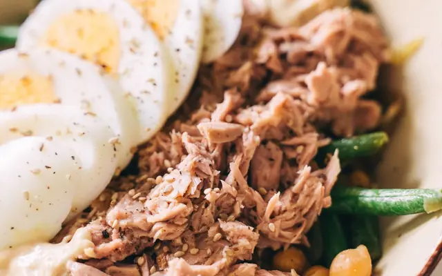 Tuna and white bean salad