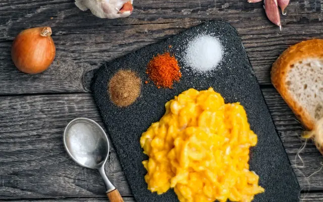 Soft scrambled eggs with smoked salmon